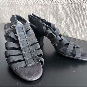 AEROSOLES Black Strappy Elastic Mid-Heel Sandals